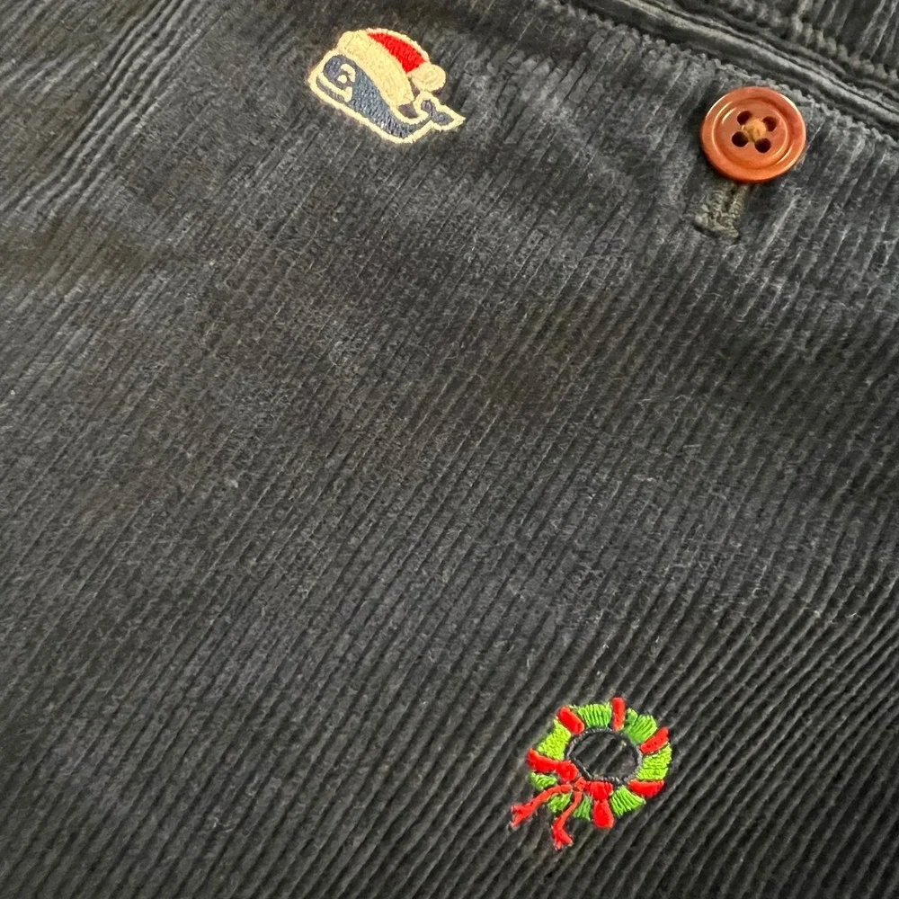 Vineyard Vines Mens 32x32 Navy Corduroy Christmas Wreath Santa Whale chino pants
